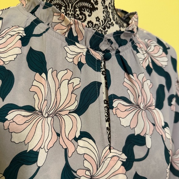 Ann Taylor long sleeve floral blouse - Picture 2 of 4